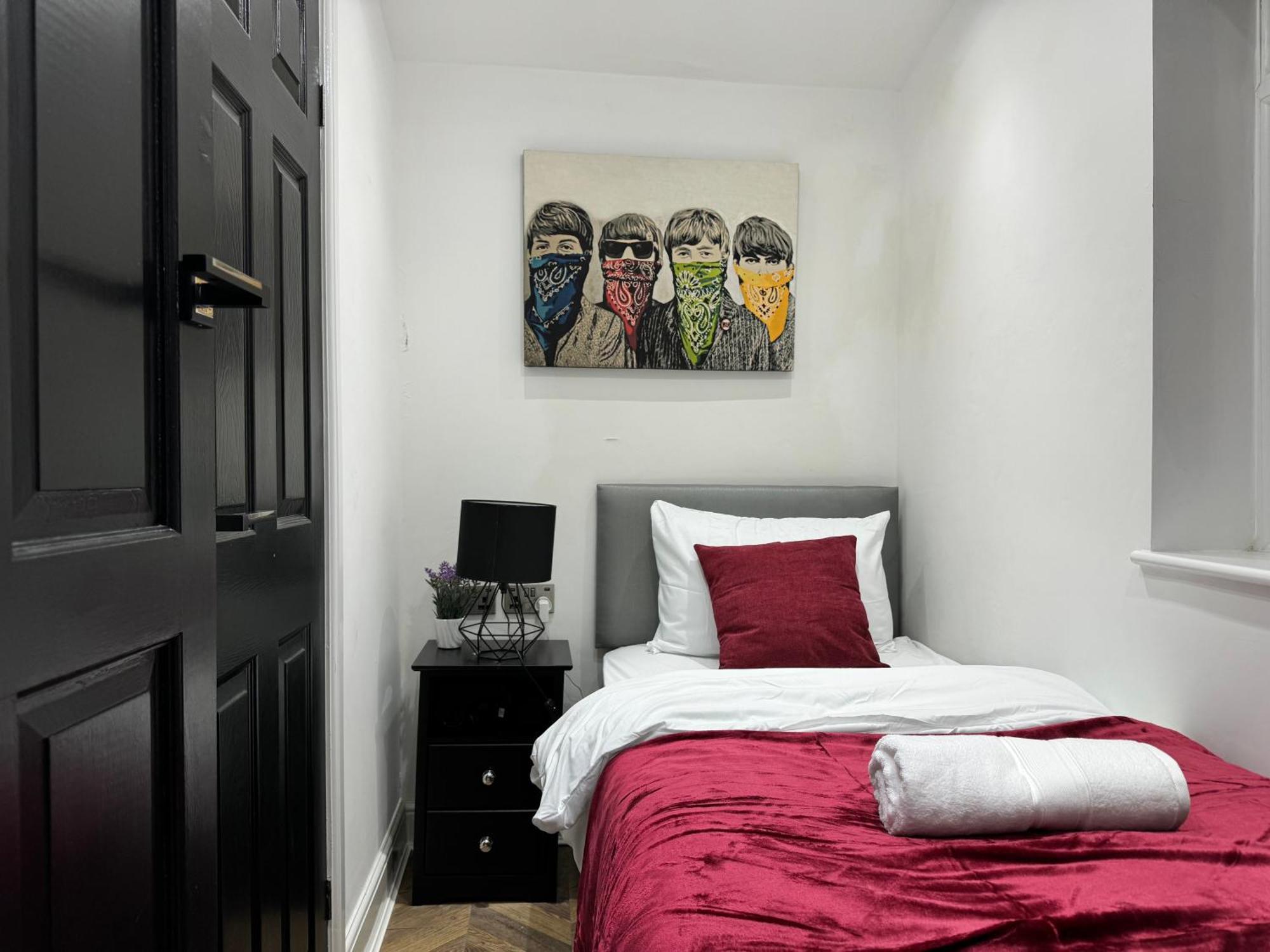 4 Bed 4 Bath House With Free Parking, 5 Mins To Lfc And 15 Mins To City Centre Liverpool Exterior foto